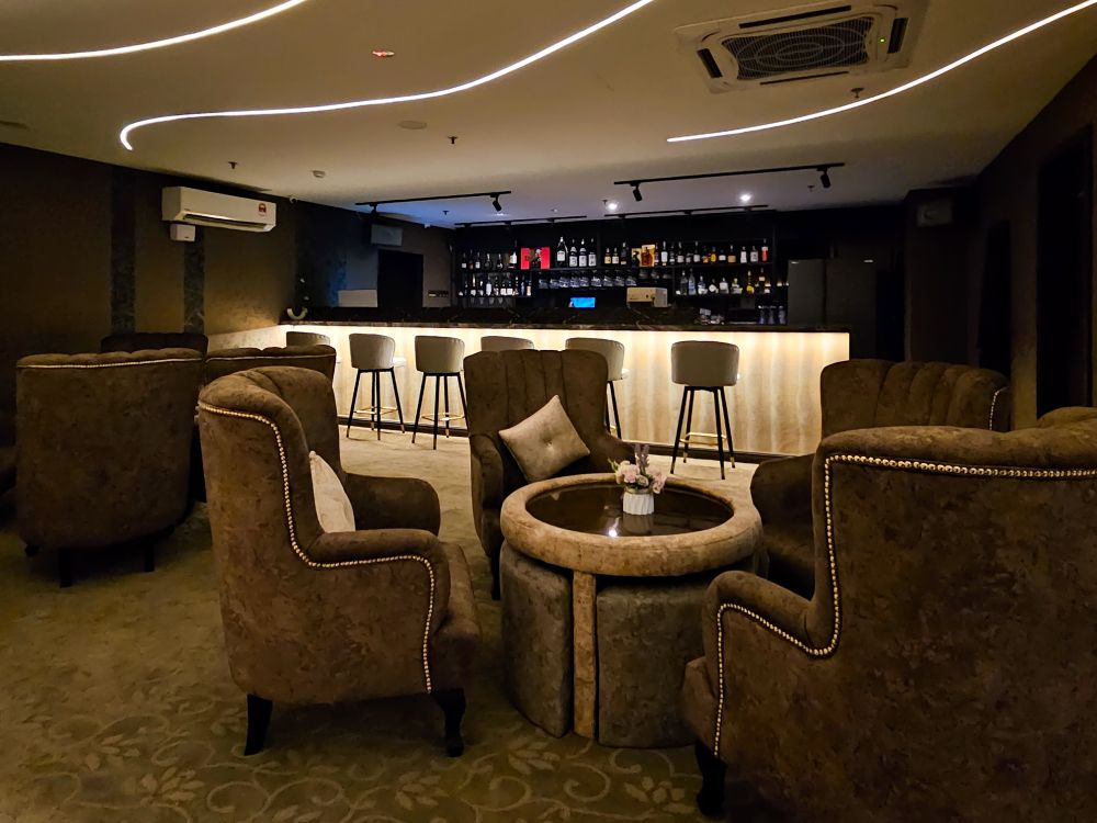 Lounge seating with warm lighting